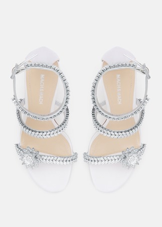 استعدي لتجديد إطلالتك في موسم الأعياد