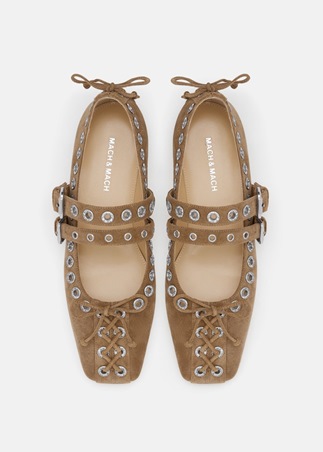 استعدي لتجديد إطلالتك في موسم الأعياد