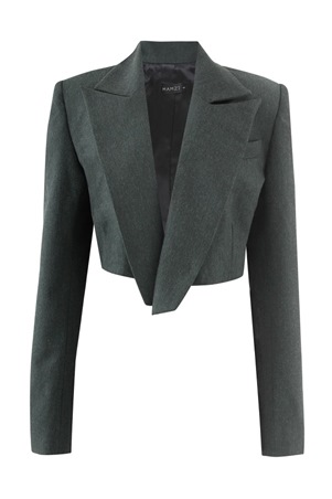 إطلالتك بروح عصرية وقوية من وحي فلورنسا