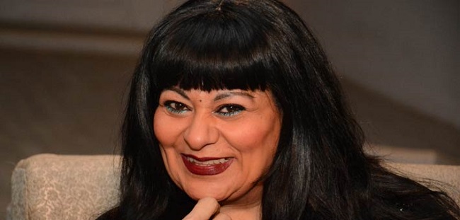 فنّانة بعد خلع الحجاب.. «كنت هموت 3 مرات بسببه!»