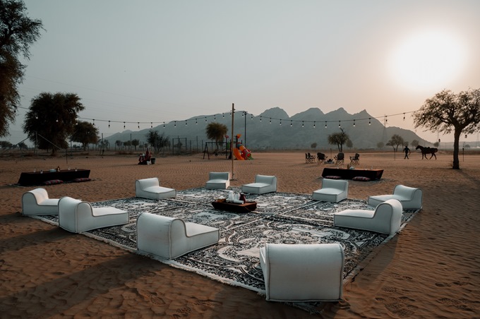 احتفلوا بأمسية رأس السنة تحت نجوم سماء الشارقة في صحراء مليحة