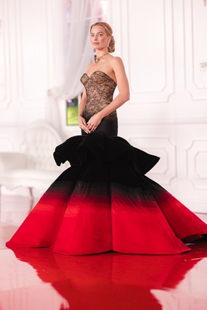 Margot Robbie تتألّق بتصميم «Schiaparelli» خاص في العرض العالمي لفيلم Wuthering Heights