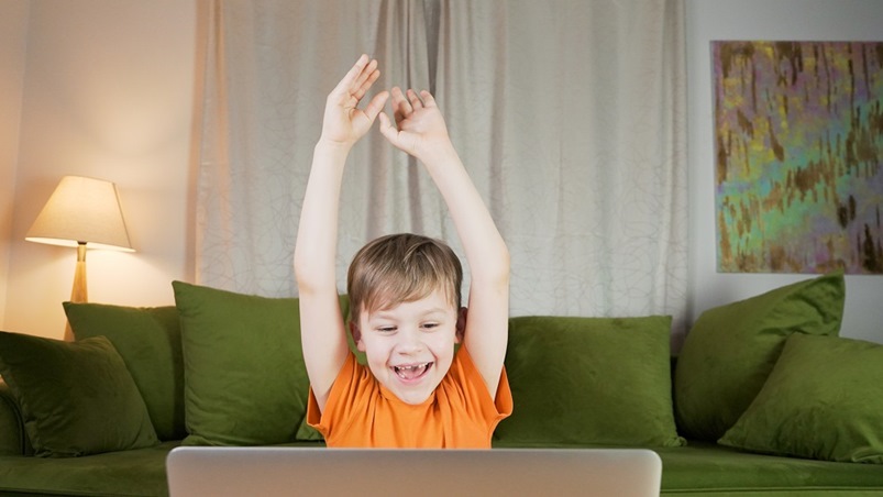 5 طرق لمعرفة أن طفلك مستعد للبقاء في المنزل بمفرده