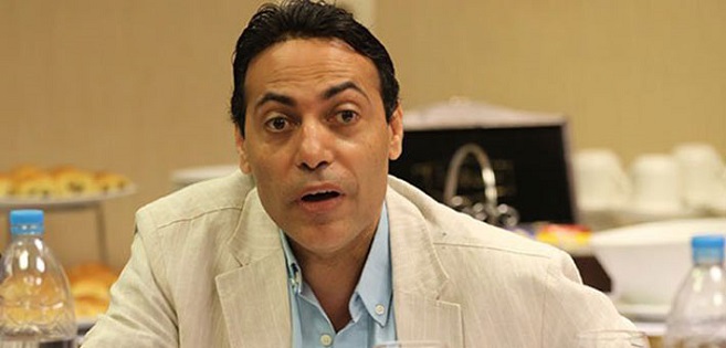 حبس إعلامي مصري وابنته الفنانة المشهورة تودعه بكلمات مؤثرة