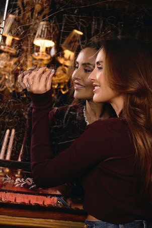 قصة حب محفورة بالألماس في قلب باريس