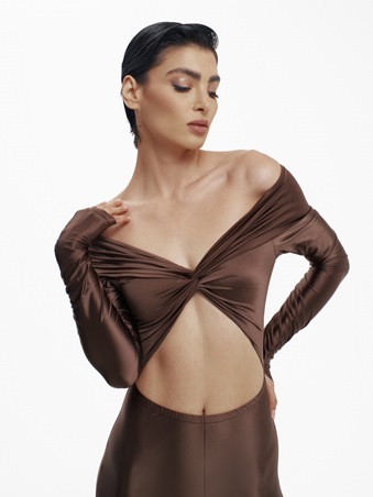 Miruna: علامة جديدة تجمع بين البساطة الراقية والأناقة المعاصرة