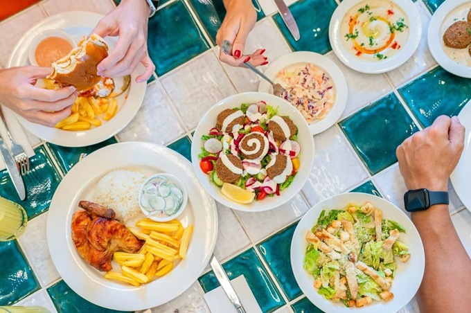 استمتعي بتجربة طعام مميزة بإطلالة مباشرة على برج خليفة ونافورة دبي