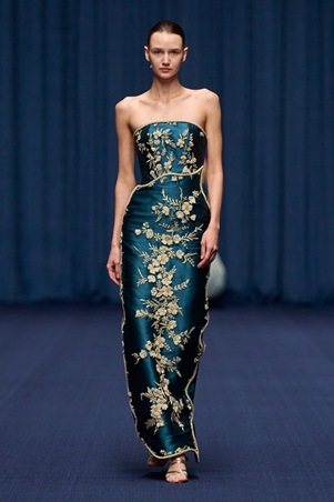 اليوم الخامس من أسبوع دبي للموضة… أربع رؤى ترسم ملامح خريف وشتاء 2027