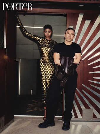 تألّقي بروح ميامي مع مجموعة Rabanne الحصرية من NET-A-PORTER