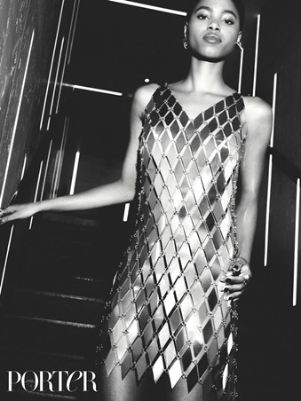 تألّقي بروح ميامي مع مجموعة Rabanne الحصرية من NET-A-PORTER