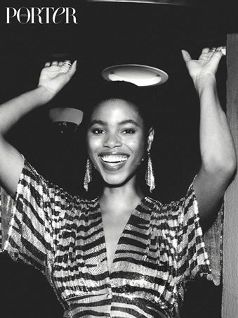 تألّقي بروح ميامي مع مجموعة Rabanne الحصرية من NET-A-PORTER