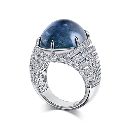 الياقوت الأزرق الخلاب يضع بصمته الملكية على أحدث مجوهرات Parure Atelier