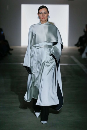 أسبوع نيويورك للموضة: Prabal Gurung يترجم الحزن والفرح في مجموعة خريف وشتاء 2024