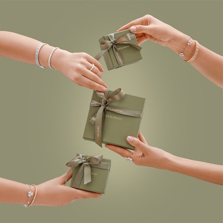 وميض الأمنيات: مجوهرات معوّض تلامس القلب هذا الموسم