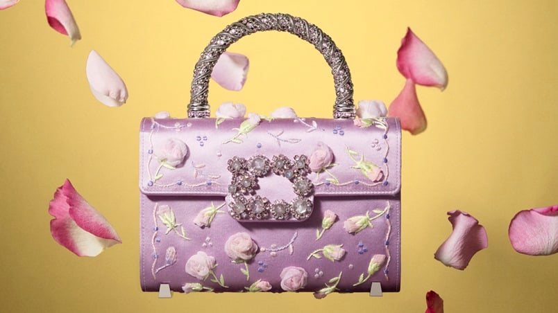تعاون فني باريسي بين Roger Vivier وLesage يكشف عن قطع فريدة من نوعها