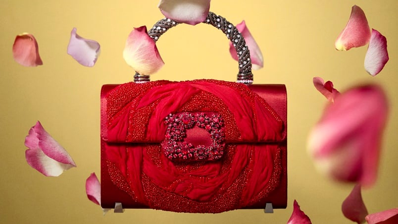 تعاون فني باريسي بين Roger Vivier وLesage يكشف عن قطع فريدة من نوعها