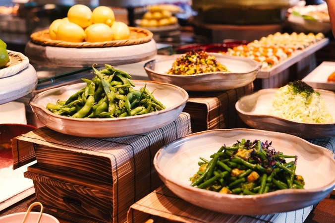 ننصحكم به: برانش مع محطّة طهي حيّ أسبوعياً  في مطعم Roka Dubai