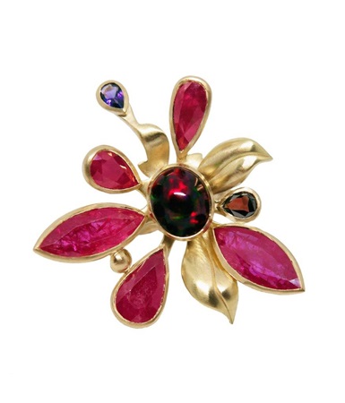 حجر الياقوت الأحمر فيه كلّ الحبّ والحظّ لمواليد شهر يوليو