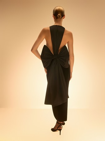 أناقة تنبض بالسحر... مجموعة 12STOREEZ الجديدة