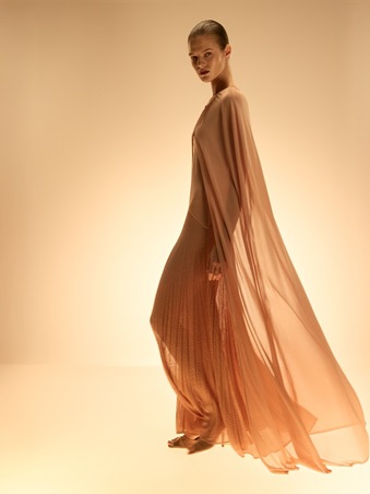 أناقة تنبض بالسحر... مجموعة 12STOREEZ الجديدة