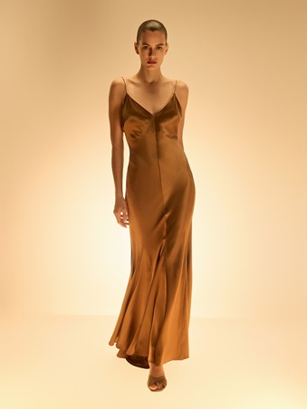 أناقة تنبض بالسحر... مجموعة 12STOREEZ الجديدة