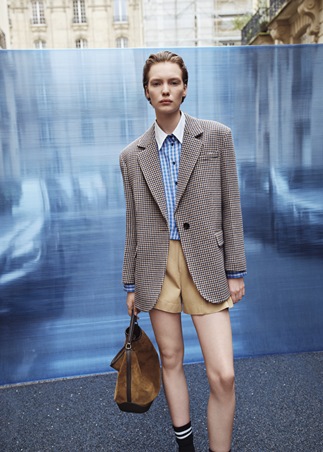 تألقي بإطلالات باريسية في الخريف والشتاء ... اخترناها لكِ من ساندرو