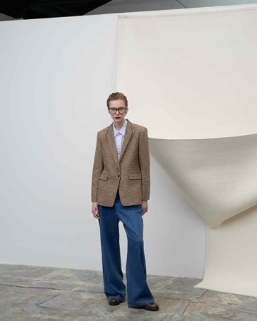 تألقي بإطلالات باريسية في الخريف والشتاء ... اخترناها لكِ من ساندرو