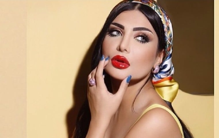 أمل العوضي تثير الجدل بعد أنباء اعتزالها وزواجها من رجل سياسي معروف