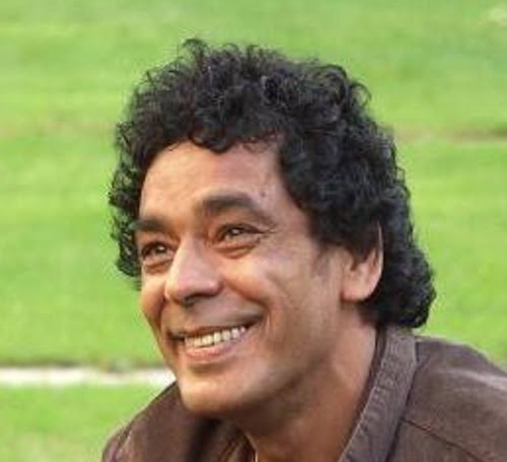 محمد منير يدخل المستشفى إثر تعرضه لوعكة صحية