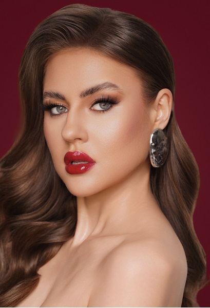 حمرة حمراء وبساطة مدروسة… إطلالة عيد الحب لعام 2026 كما لم نرها من قبل