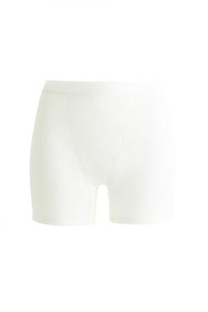 تعرفي على هذه القطع التي لا غنى عنها في خزانتك