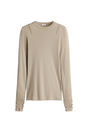 تعرفي على هذه القطع التي لا غنى عنها في خزانتك