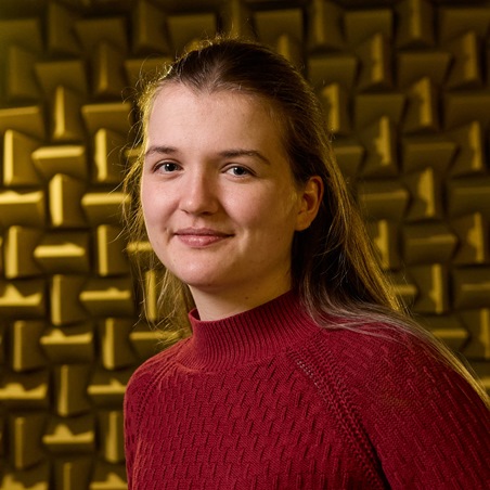 سوفي هارولد لنواعم: سماعات دايسون الجديدة هي الأمثل للسفر والاستخدام الطويل