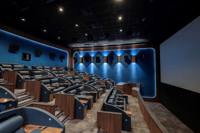 استمتعوا هذا الصيف بتجربة Theatre التي تنقل مشاهدة السينما إلى مستوى آخر