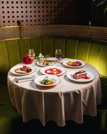 تجربة طهي راقية في يوم الحب في Three Cuts Steakhouse & Bar