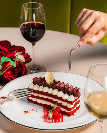 تجربة طهي راقية في يوم الحب في Three Cuts Steakhouse & Bar