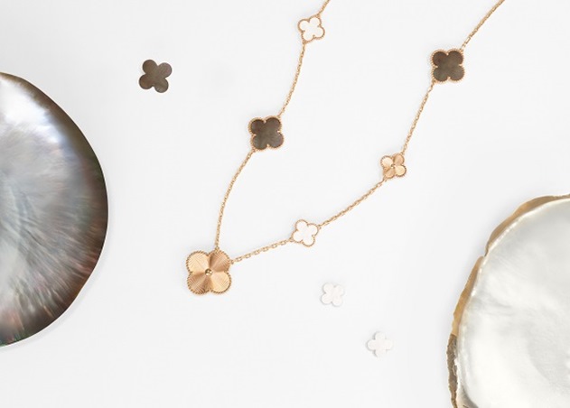 اطلعي على مجموعة ألامبرا بثوبها الجديد من فان كليف آند أربلز