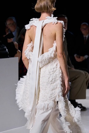 تعرفي إلى ألوان الموسم كما قدمها عرض بوتيغا فينيتا