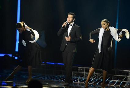 إبراهيم يثير غيرة وائل وخلاف بين إليسا وكارول على إيمان!