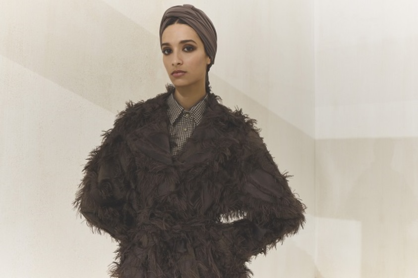 عبايات الخريف... أناقة بهدوء وذكاء