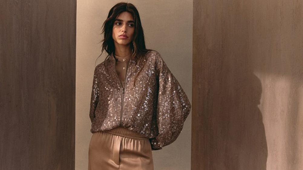 عبايات الخريف... أناقة بهدوء وذكاء