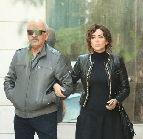 خاص - من هو 
