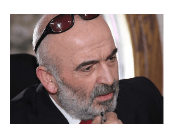 خاص - من هو 