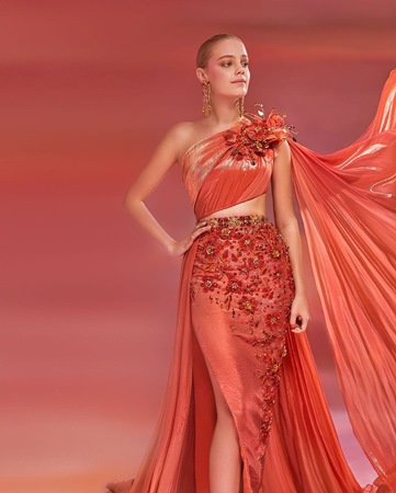 مقابلة خاصّة تعرّفك إلى المصمّمة اللبنانية جيانا يونس وإبداعاتها الملوّنة