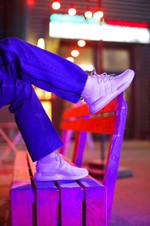 ما الذي يجب أن تعرفيه عن حذاء (NMD V3) الجديد من أديداس