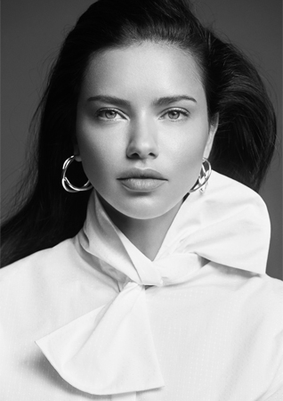 أدريانا ليما تُلهم المرأة في حملة BCBGMAXAZRIA الاحتفالية