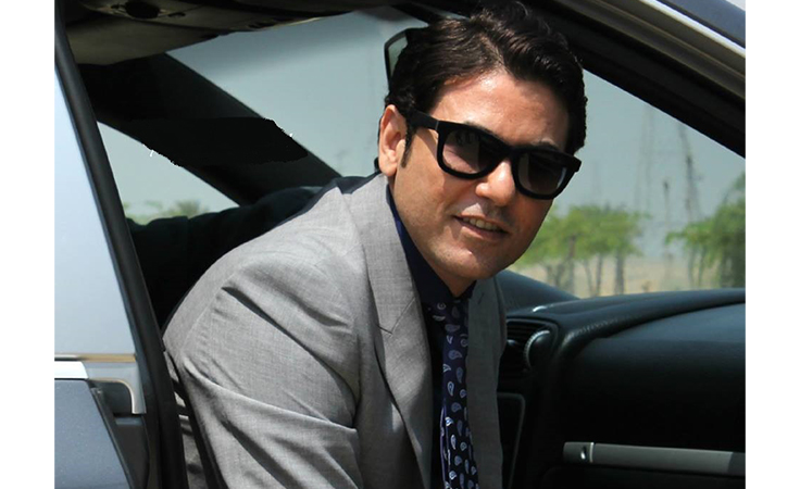 كلبٌ يحمي أحمد عزّ من الإعتداء عليه