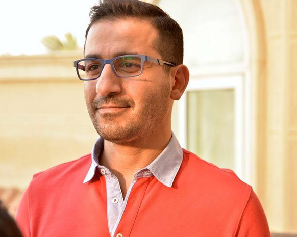 النقّاد يعلّلون أسباب فشل أحمد حلمي!