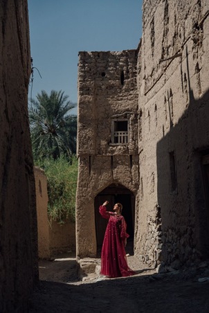 اختاري من تصاميم أمل الرئيسي عباءتك الأنيقة