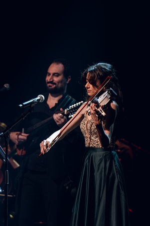 أمل قرمازي تقود أوركسترا «مزيكا» عالمياً وموعد استثنائي في 